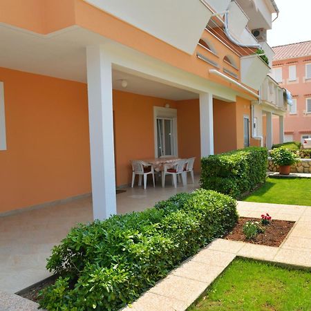 Apartments Cvito Novalja Exterior photo